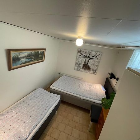 Kaellarlaegenhet Centrumvaegen Gusum Exterior foto