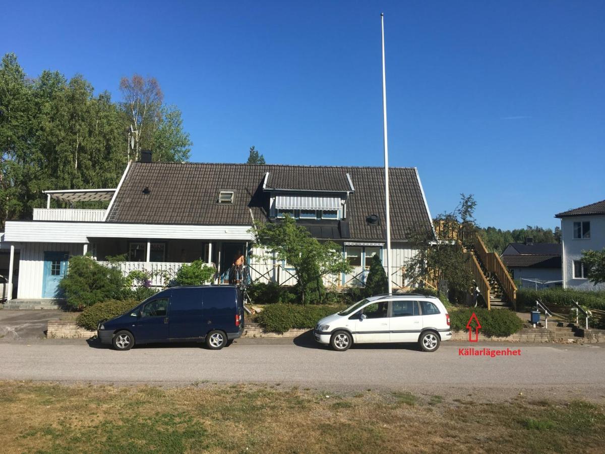 Kaellarlaegenhet Centrumvaegen Gusum Exterior foto