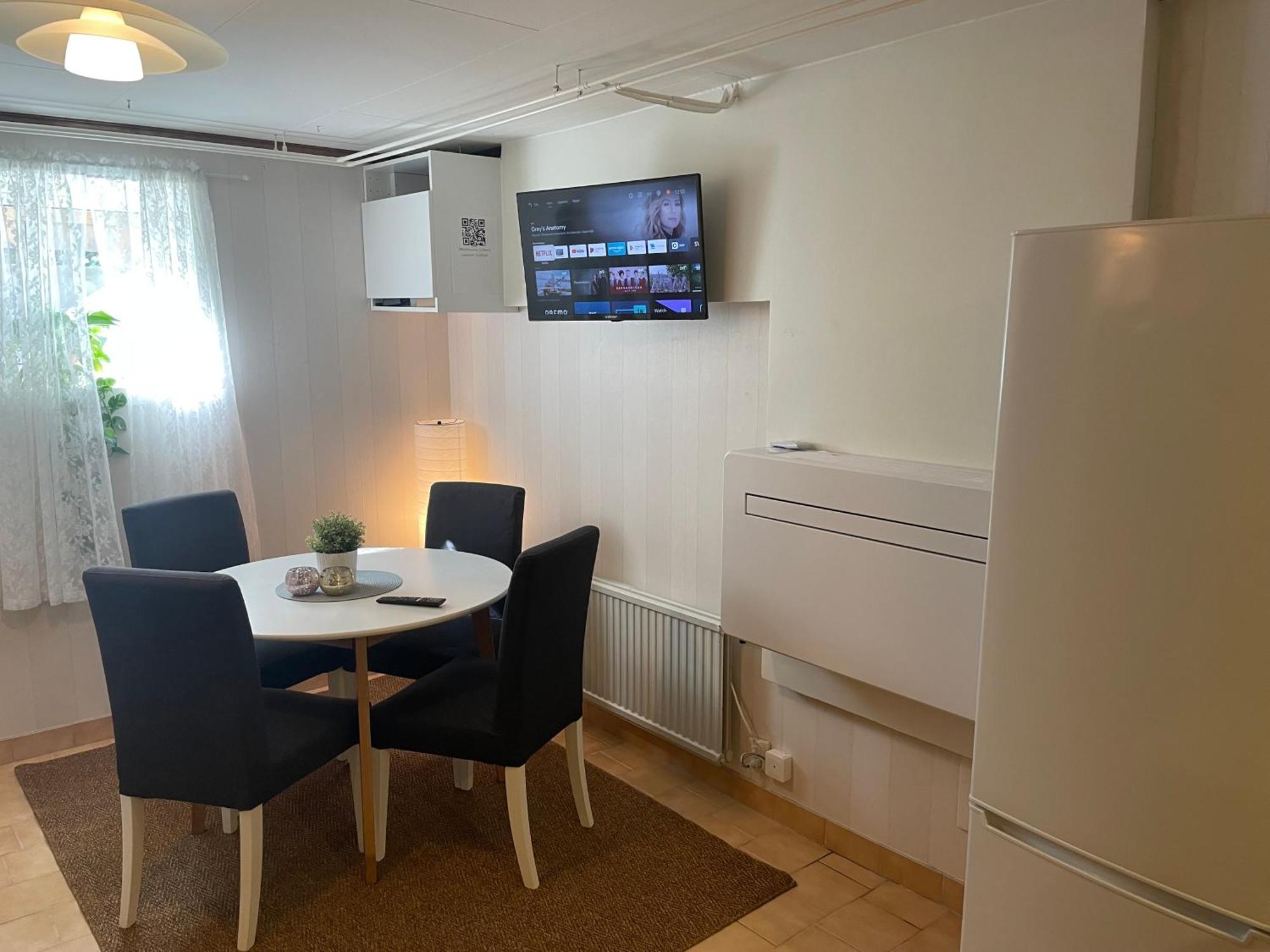 Kaellarlaegenhet Centrumvaegen Gusum Exterior foto
